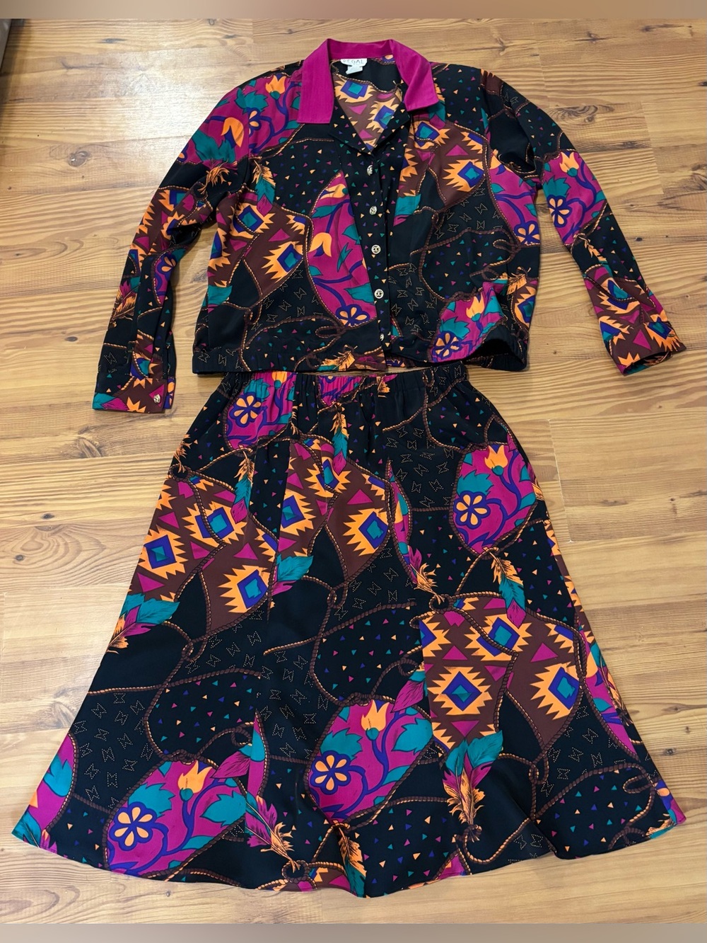 Regal Womens Skirt Suit Large 2 Piece Vintage 80s/90s Vibrant Print